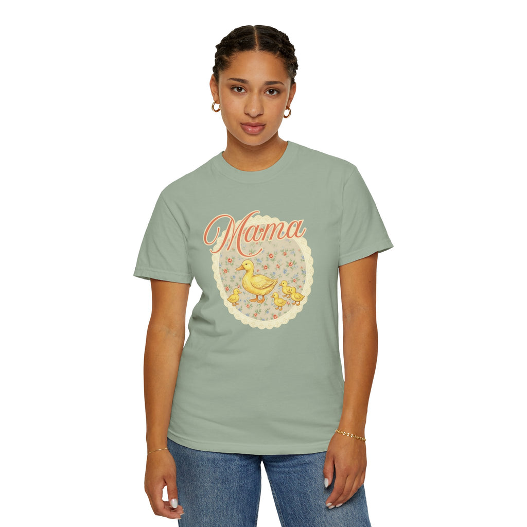 Mama Duck Floral T-Shirt – Cute Mother’s Day Tee with Ducklings