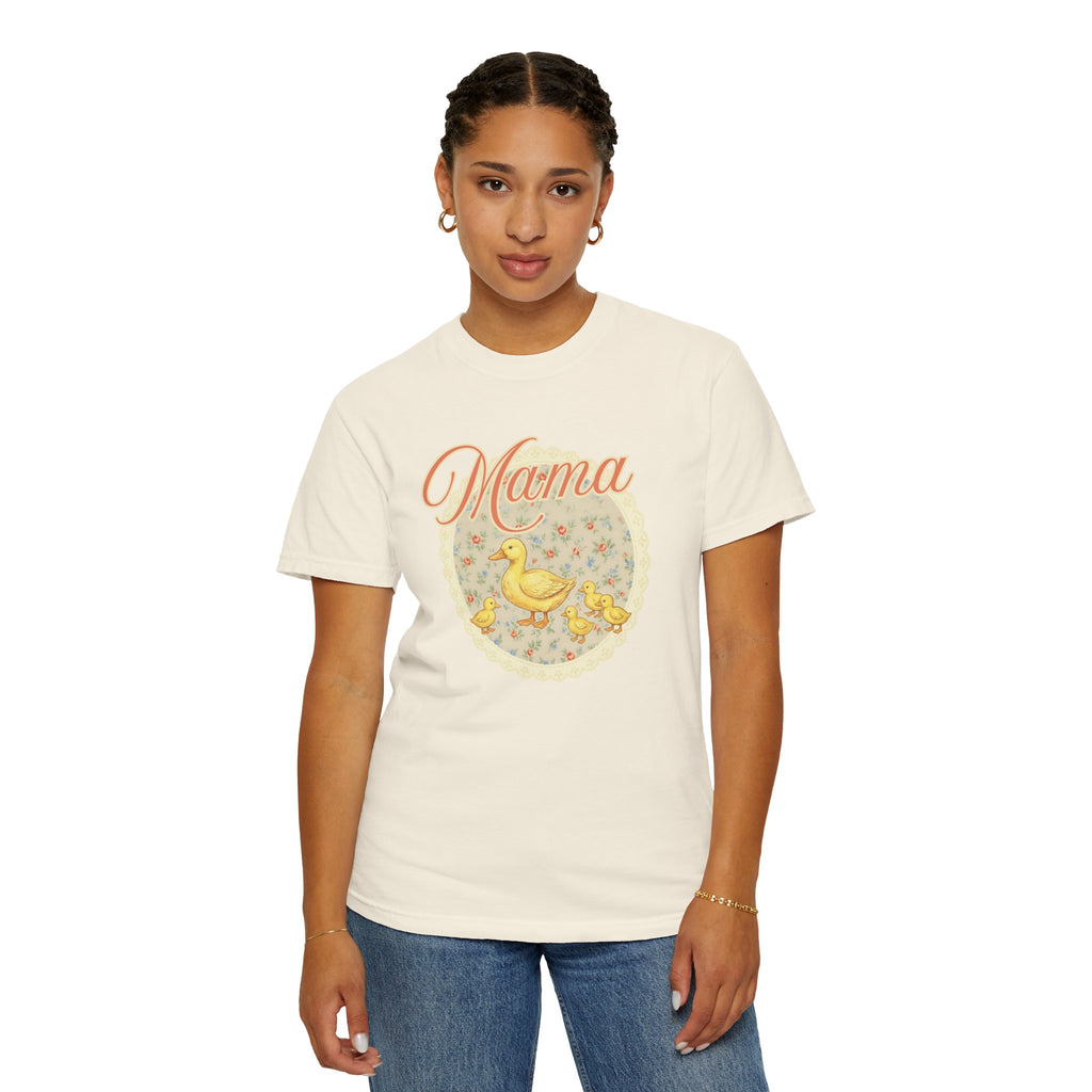 Mama Duck Floral T-Shirt – Cute Mother’s Day Tee with Ducklings
